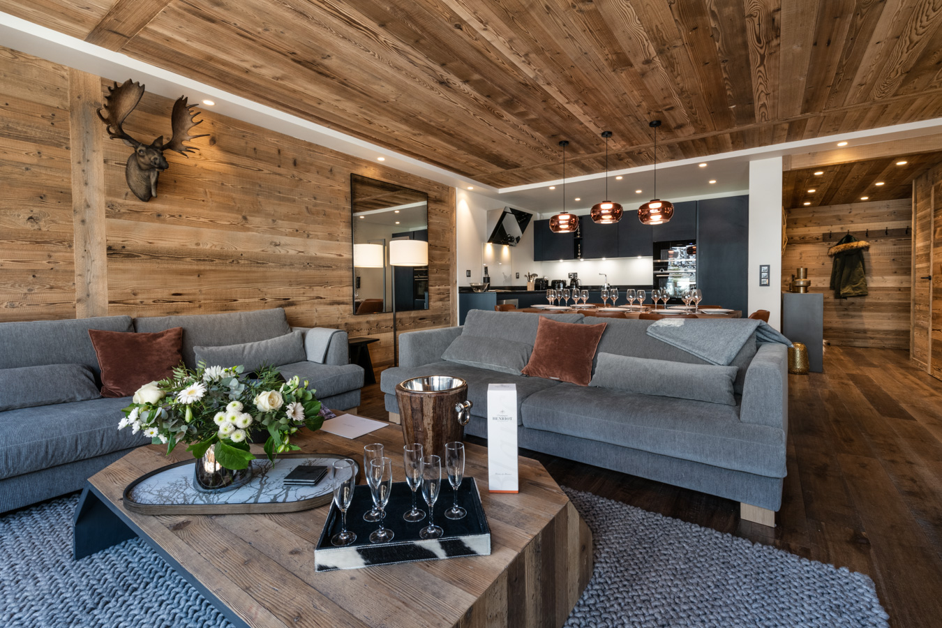 Featured accommodation: Alaska Lodge Apartment 3